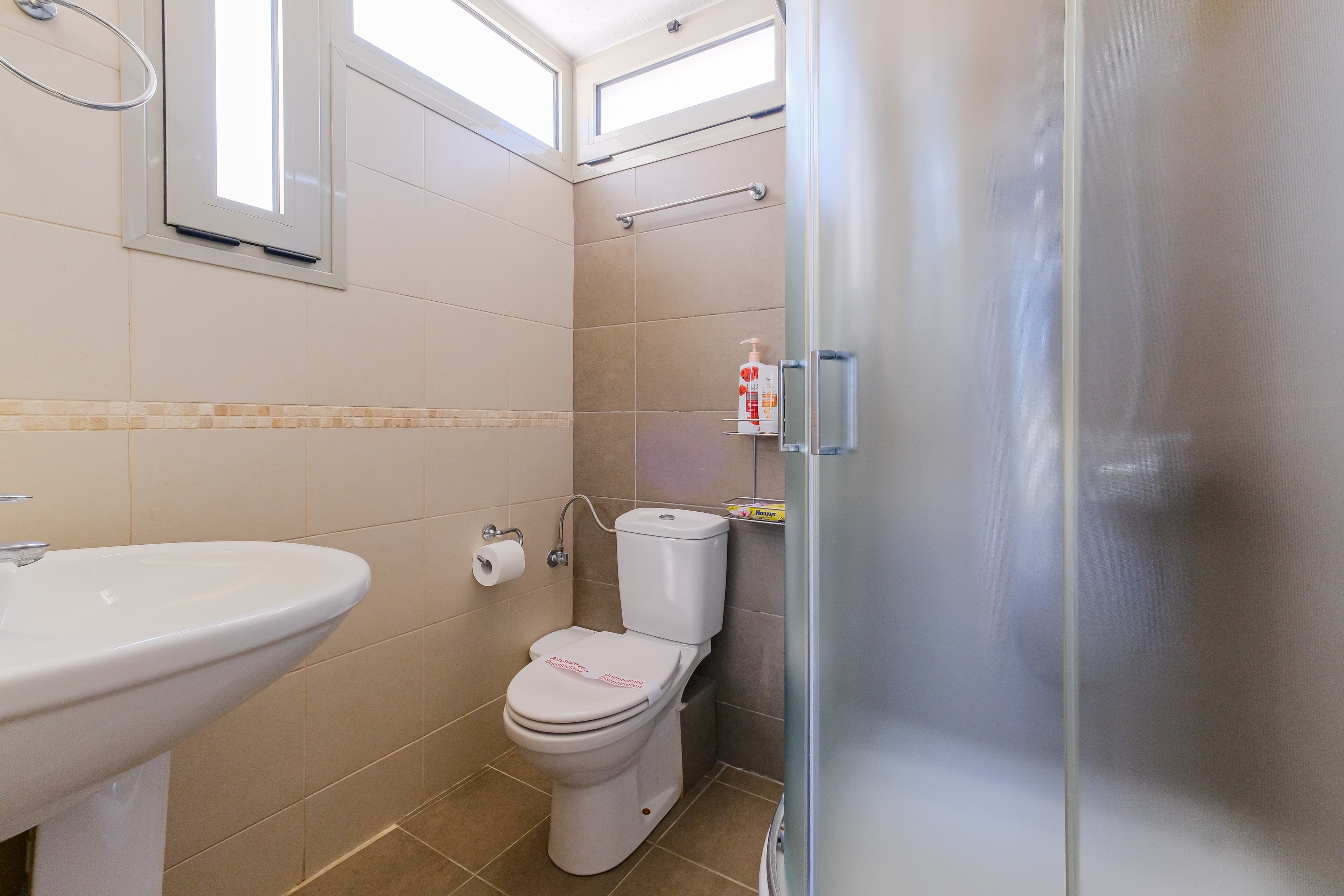 Villa Image 44 - Restroom Floor 2