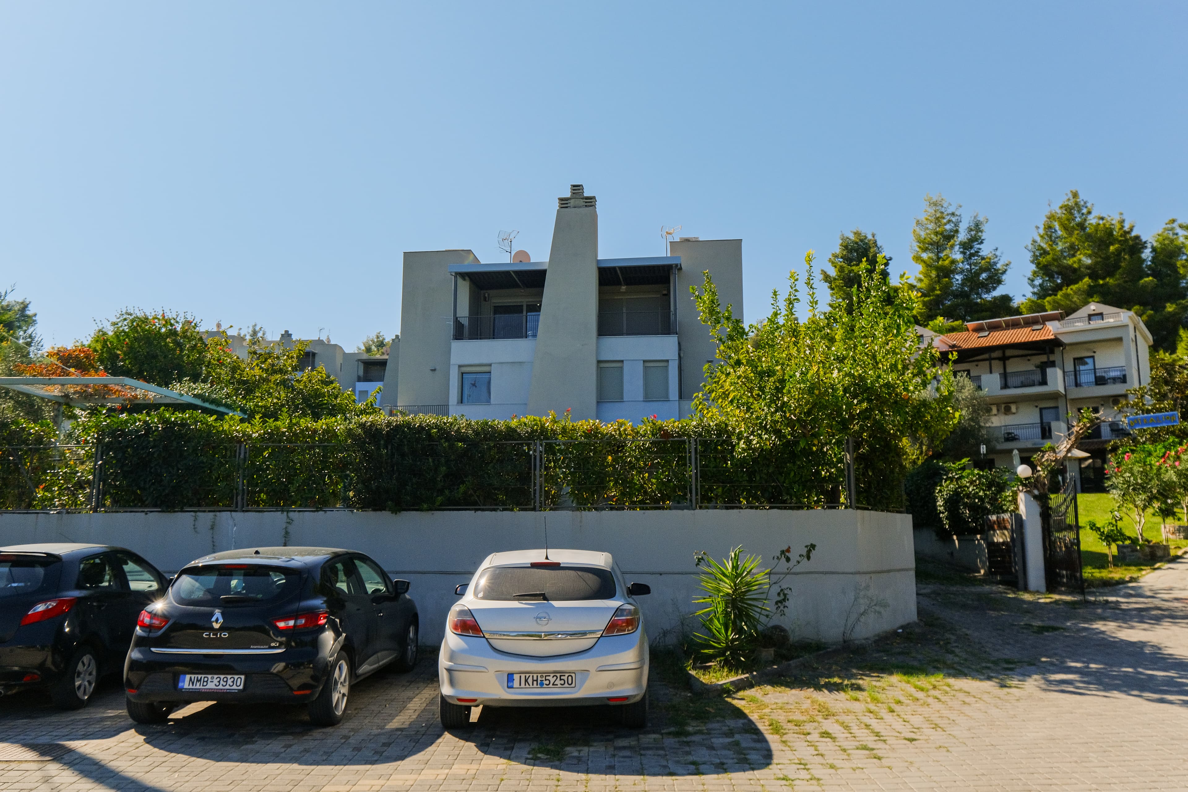 Villa Image 2 - Outside Parking View