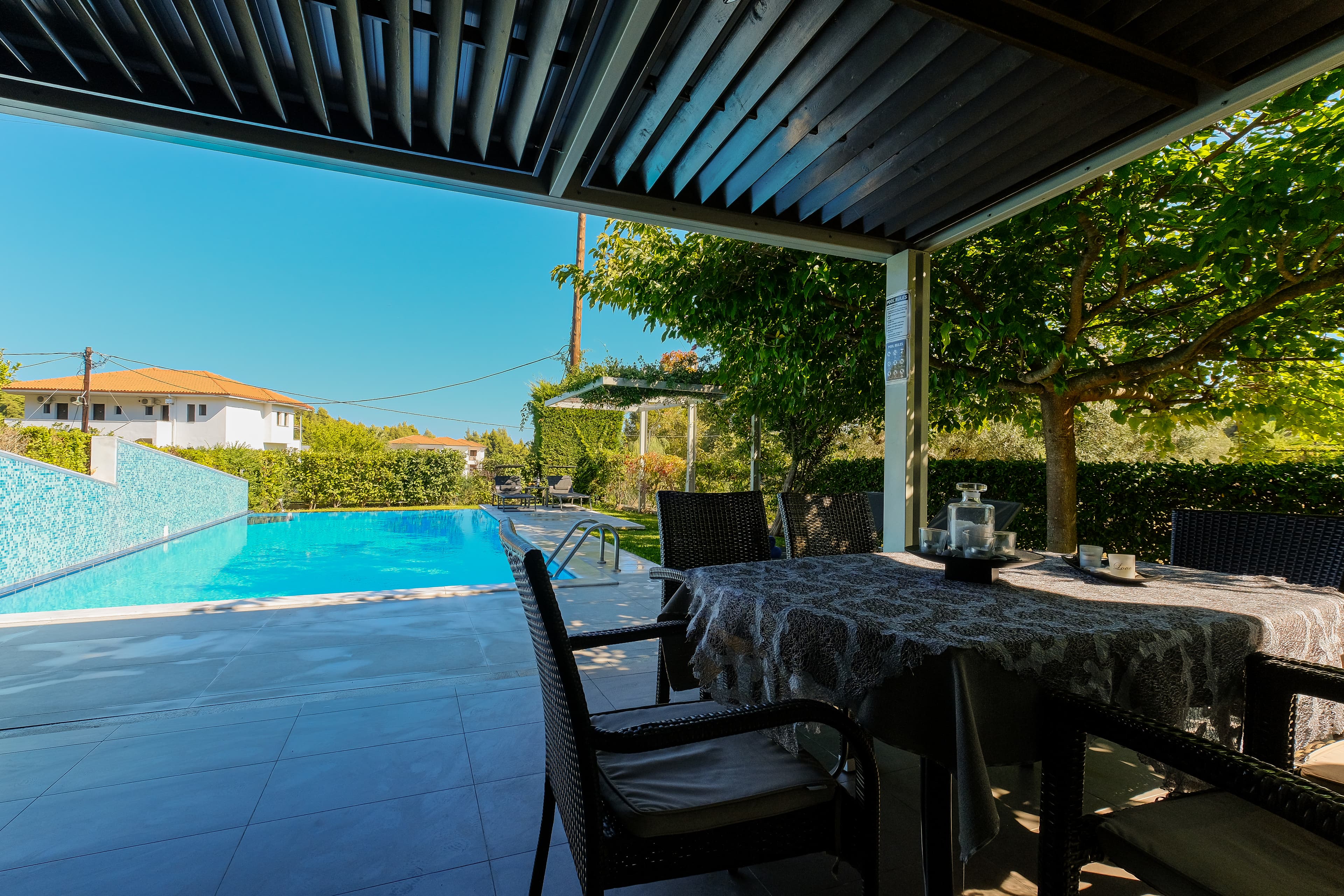 Villa Image 9 - Table & Pool View